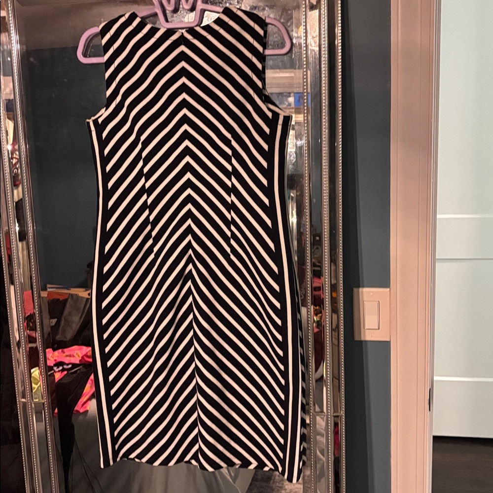 Talbots Navy and White Chevron Dress - Picture 4 of 4